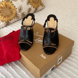 authentic slightly damaged. the gold chain has separated a bit from the shoe.